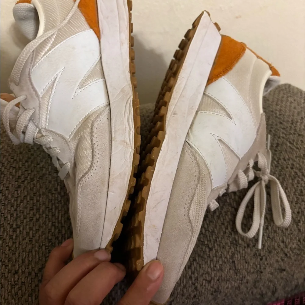 New Balance 327 Casual Women's Sneakers Shoes White Cream Brown size 8.5